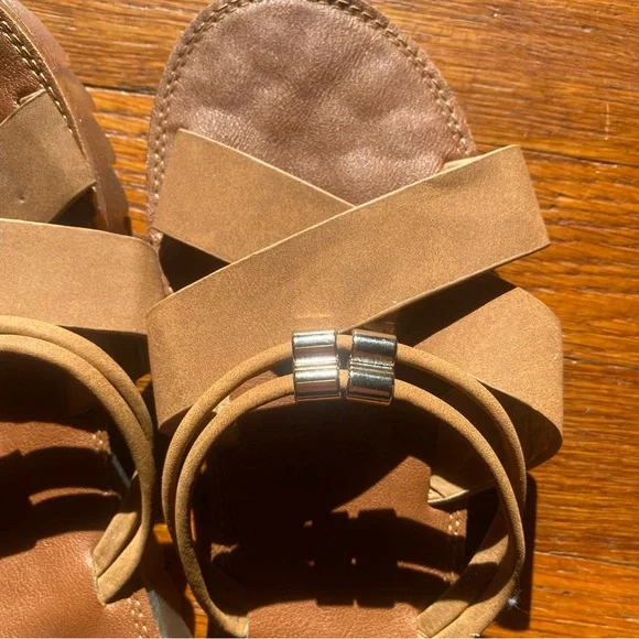 SHEIN Tan Strappy Women's Sandals - Picture 5 of 7